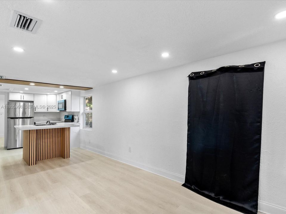 В аренду: $3,000 (3 спален, 2 ванн, 790 Квадратных фут)