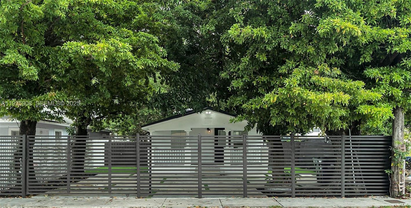 В аренду: $3,000 (3 спален, 2 ванн, 790 Квадратных фут)