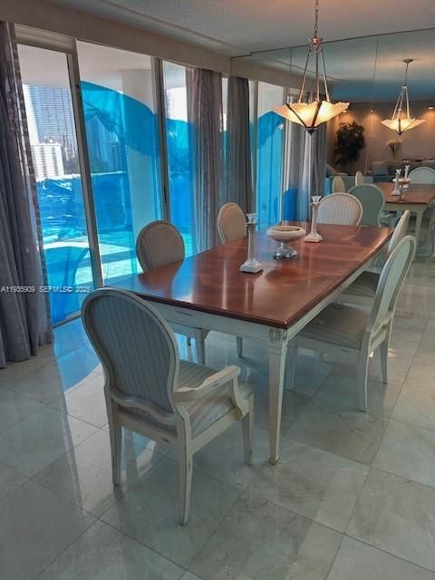 待售: $699,000 (2 贝兹, 2 浴室, 1825 平方英尺)