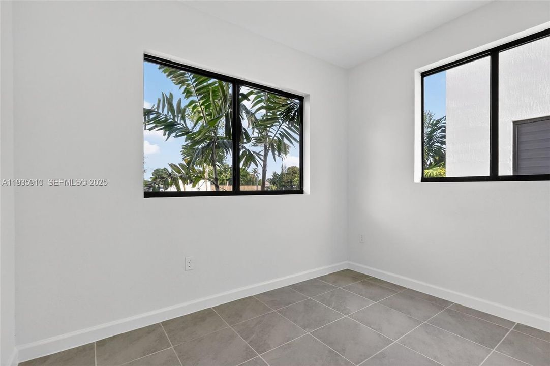 For Rent: $3,350 (4 beds, 3 baths, 1436 Square Feet)