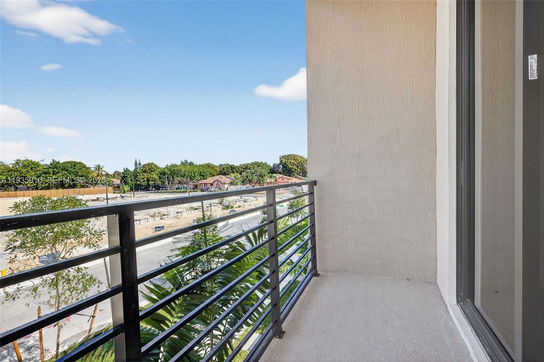 For Rent: $3,350 (4 beds, 3 baths, 1436 Square Feet)