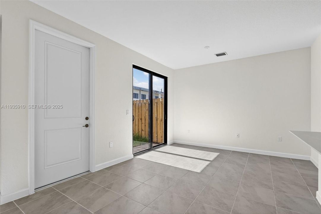 For Rent: $3,350 (4 beds, 3 baths, 1436 Square Feet)