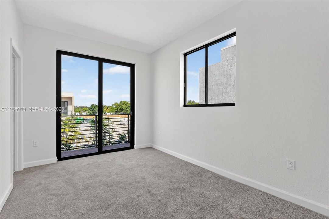 For Rent: $3,350 (4 beds, 3 baths, 1436 Square Feet)