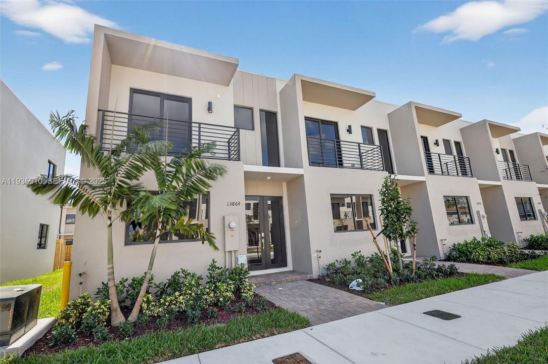 For Rent: $3,350 (4 beds, 3 baths, 1436 Square Feet)