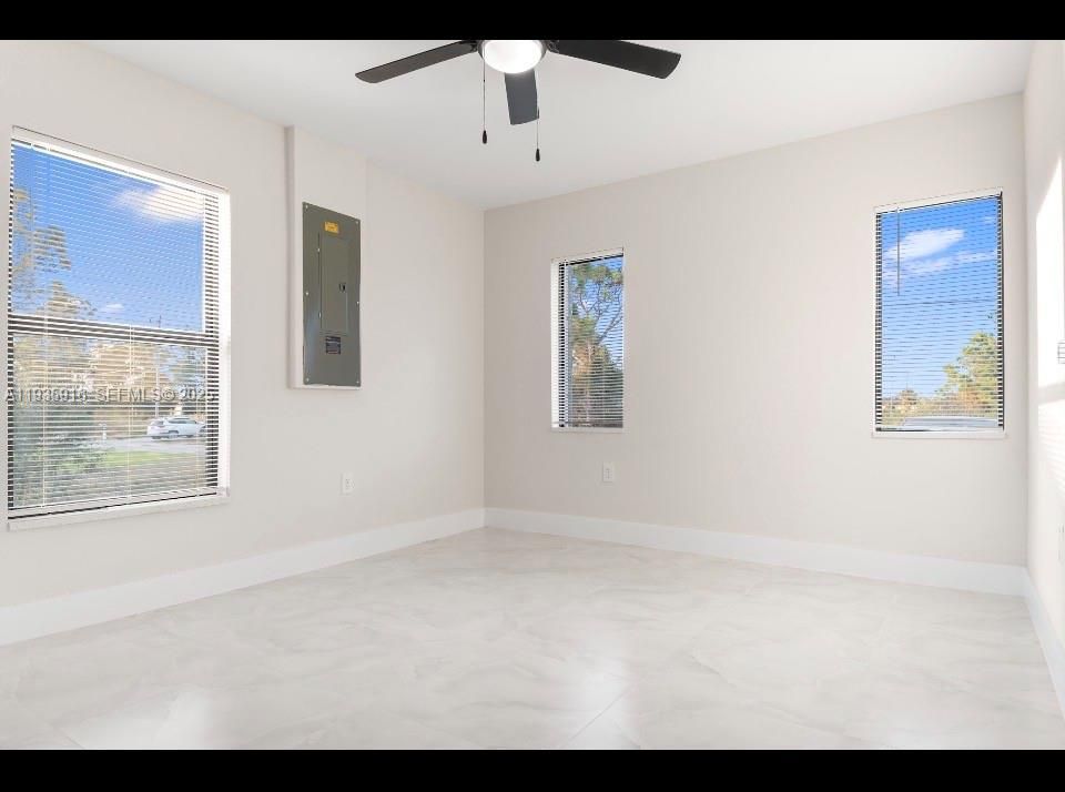 BEDROOM WITH WALK-IN CLOSET