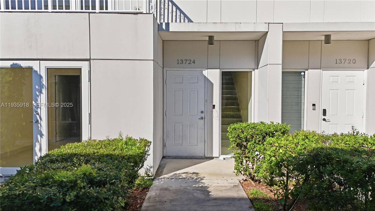 В аренду: $2,499 (4 спален, 3 ванн, 1535 Квадратных фут)