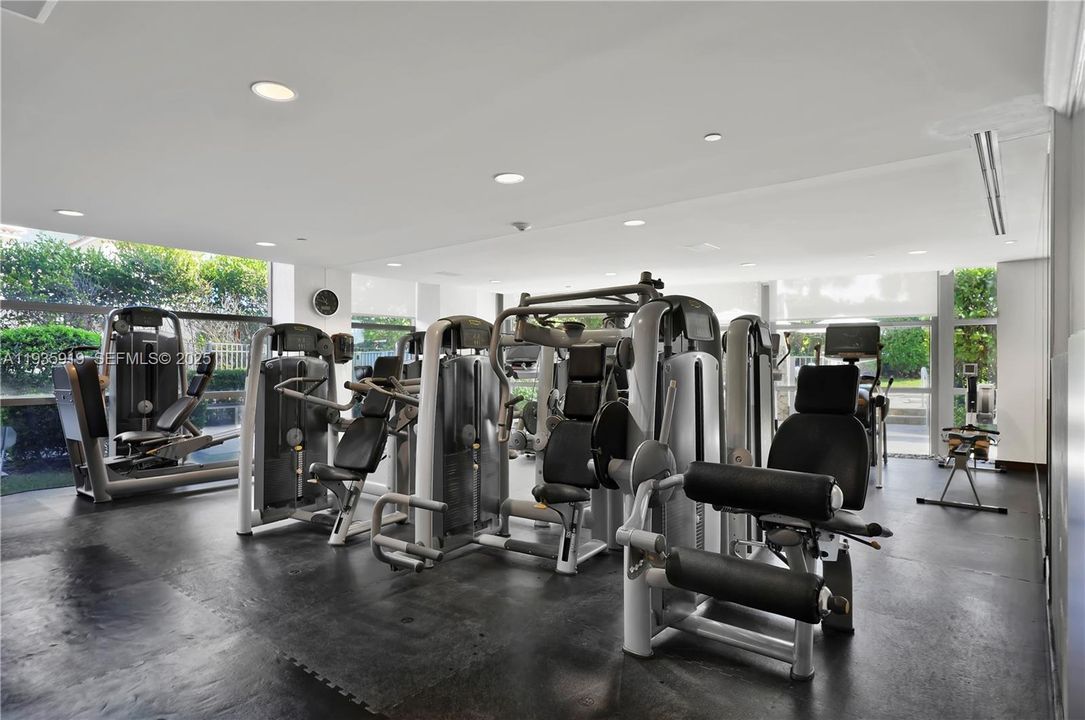 For Rent: $9,500 (2 beds, 2 baths, 1094 Square Feet)