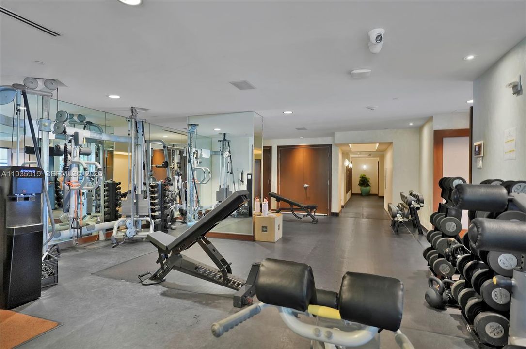 For Rent: $9,500 (2 beds, 2 baths, 1094 Square Feet)