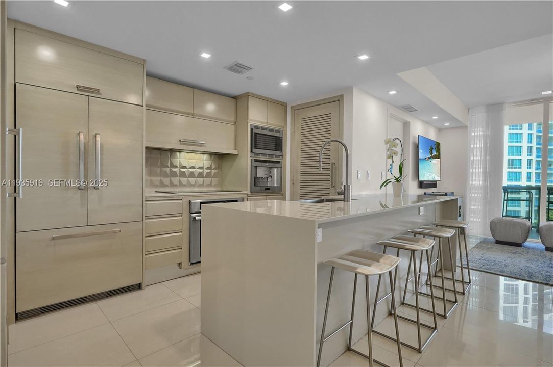 For Rent: $9,500 (2 beds, 2 baths, 1094 Square Feet)