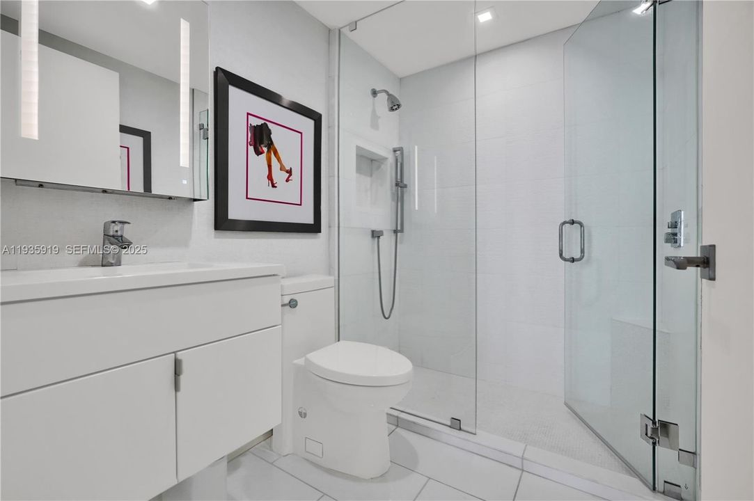 For Rent: $9,500 (2 beds, 2 baths, 1094 Square Feet)