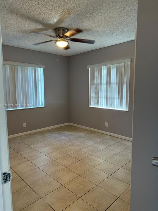 В аренду: $1,730 (2 спален, 1 ванн, 630 Квадратных фут)