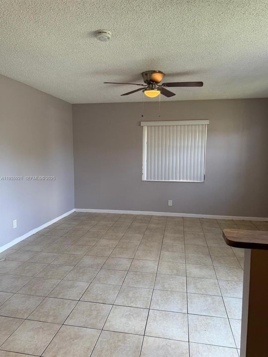 В аренду: $1,730 (2 спален, 1 ванн, 630 Квадратных фут)