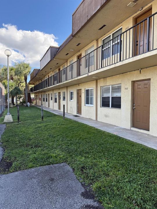 В аренду: $1,730 (2 спален, 1 ванн, 630 Квадратных фут)