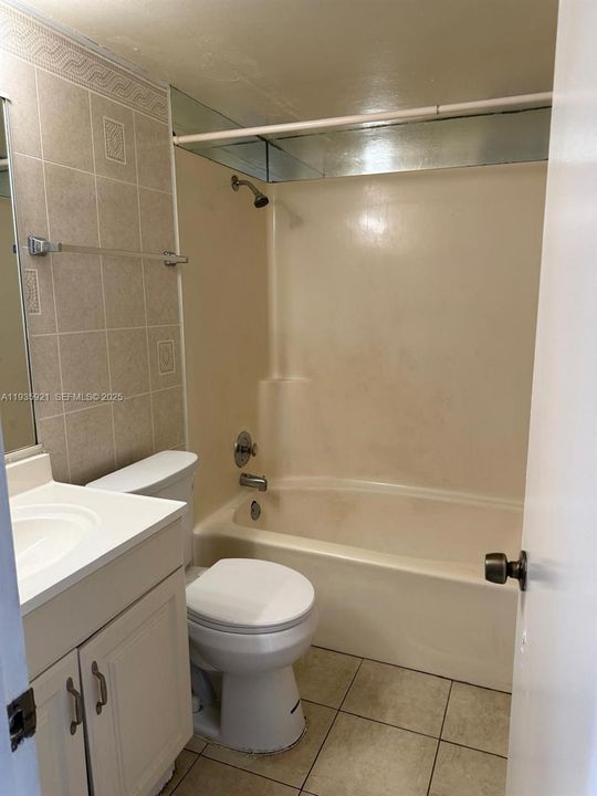 В аренду: $1,730 (2 спален, 1 ванн, 630 Квадратных фут)