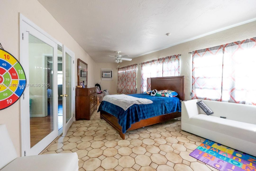 待售: $465,000 (3 贝兹, 2 浴室, 1635 平方英尺)