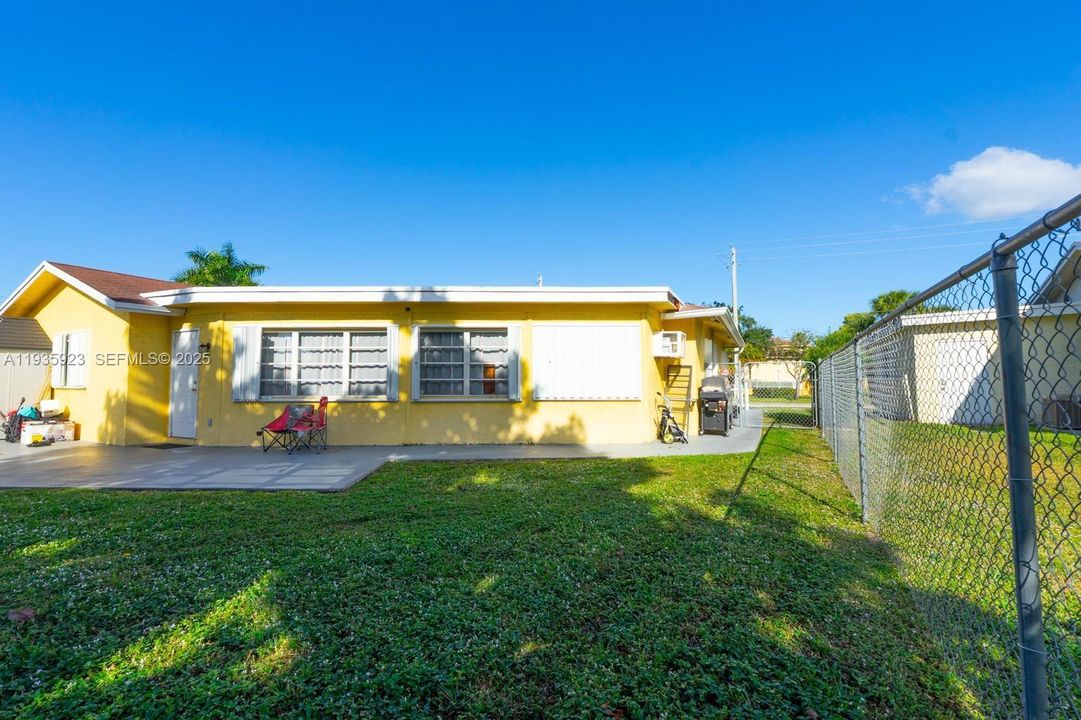 待售: $465,000 (3 贝兹, 2 浴室, 1635 平方英尺)