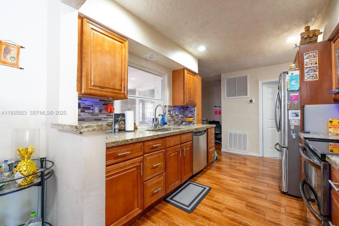 待售: $465,000 (3 贝兹, 2 浴室, 1635 平方英尺)