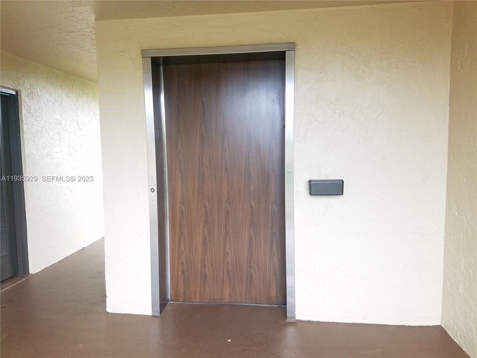 出租: $1,850 (2 贝兹, 2 浴室, 796 平方英尺)