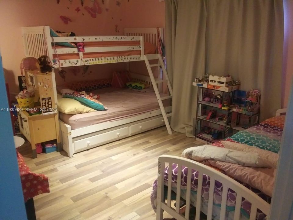 出租: $1,850 (2 贝兹, 2 浴室, 796 平方英尺)