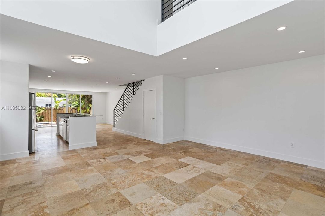 For Rent: $5,000 (3 beds, 2 baths, 1886 Square Feet)