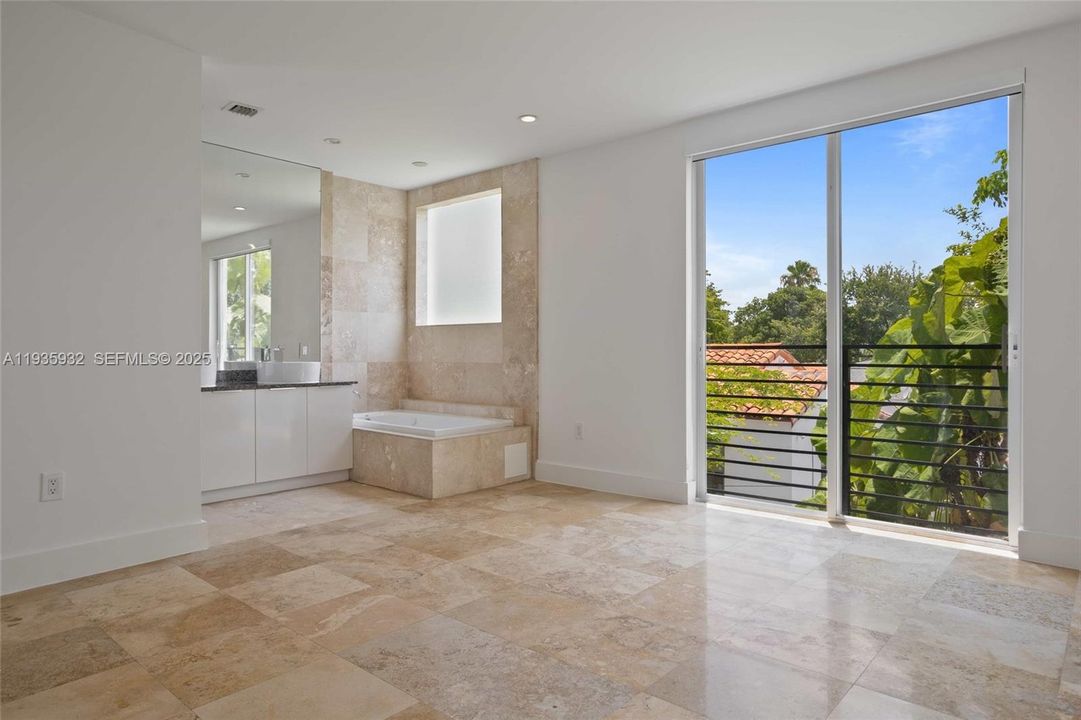 For Rent: $5,000 (3 beds, 2 baths, 1886 Square Feet)