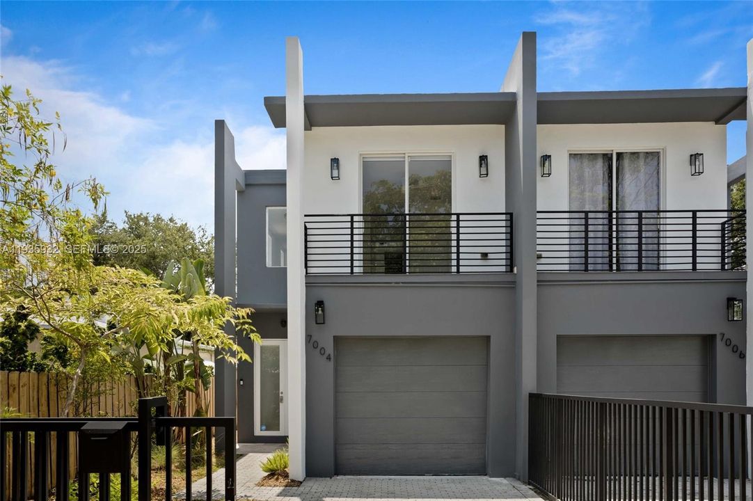 For Rent: $5,000 (3 beds, 2 baths, 1886 Square Feet)