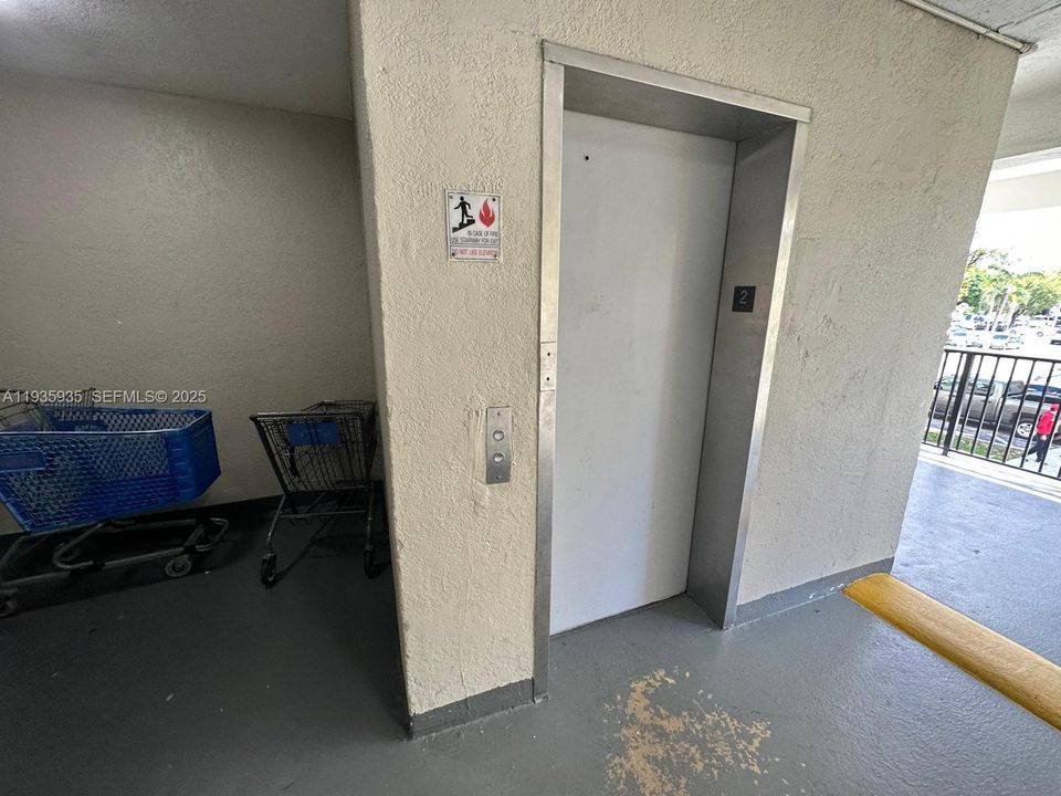 For Sale: $225,000 (2 beds, 1 baths, 765 Square Feet)