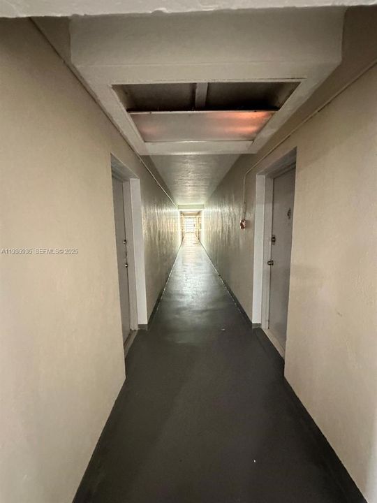 For Sale: $225,000 (2 beds, 1 baths, 765 Square Feet)