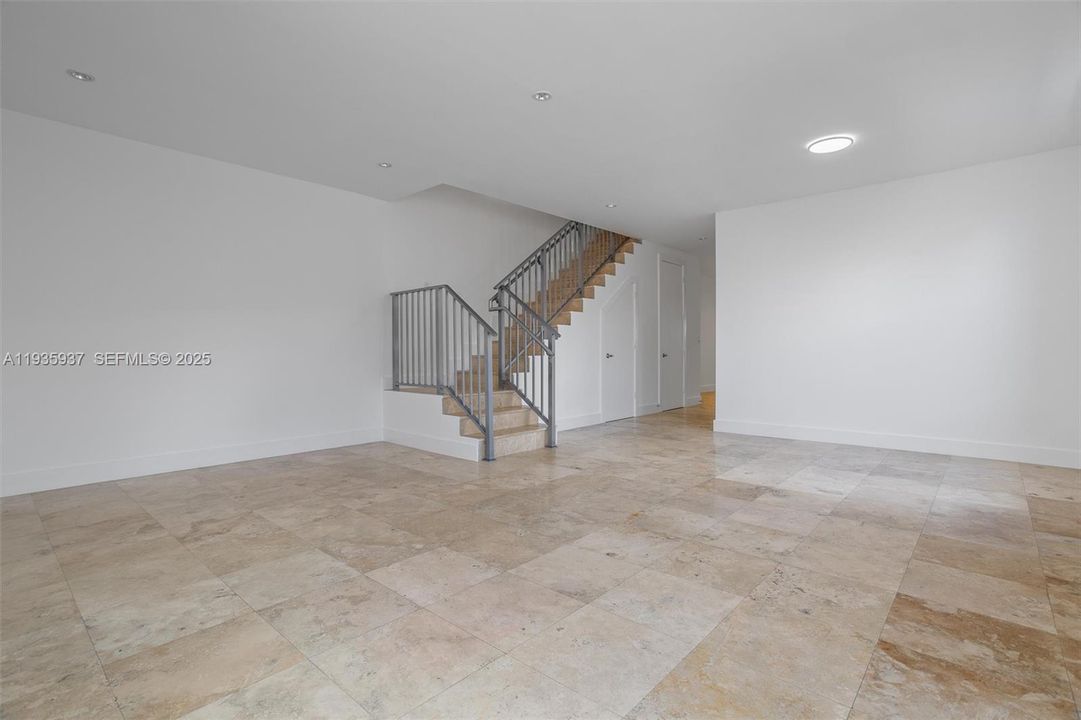 For Rent: $6,800 (3 beds, 3 baths, 2031 Square Feet)