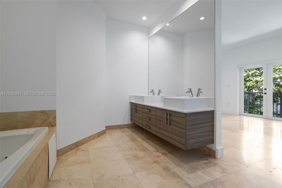 For Rent: $6,800 (3 beds, 3 baths, 2031 Square Feet)