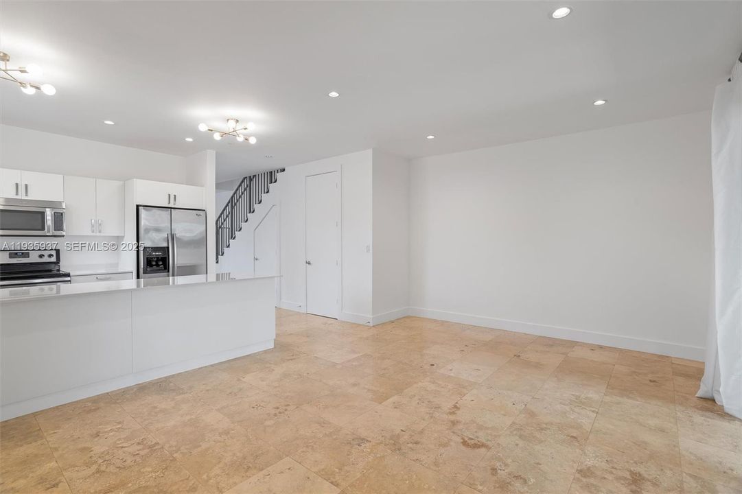 For Rent: $6,800 (3 beds, 3 baths, 2031 Square Feet)