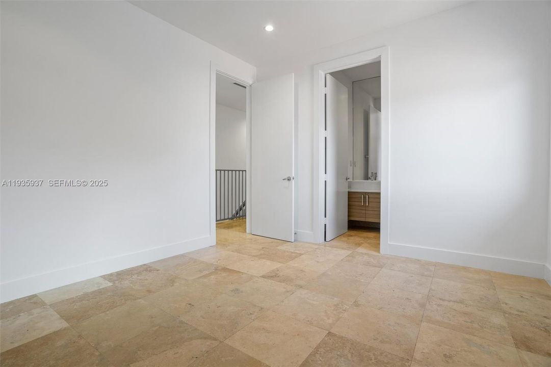 For Rent: $6,800 (3 beds, 3 baths, 2031 Square Feet)