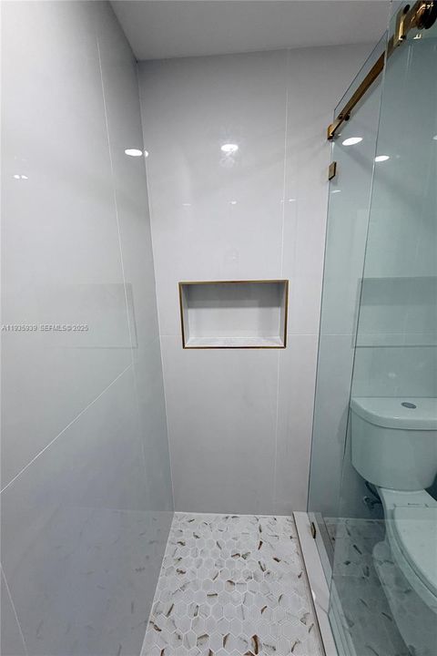 For Rent: $5,500 (4 beds, 2 baths, 2000 Square Feet)