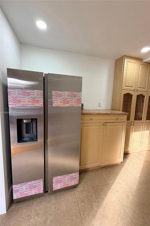 For Rent: $5,500 (4 beds, 2 baths, 2000 Square Feet)