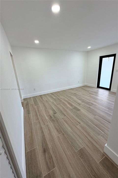 For Rent: $5,500 (4 beds, 2 baths, 2000 Square Feet)