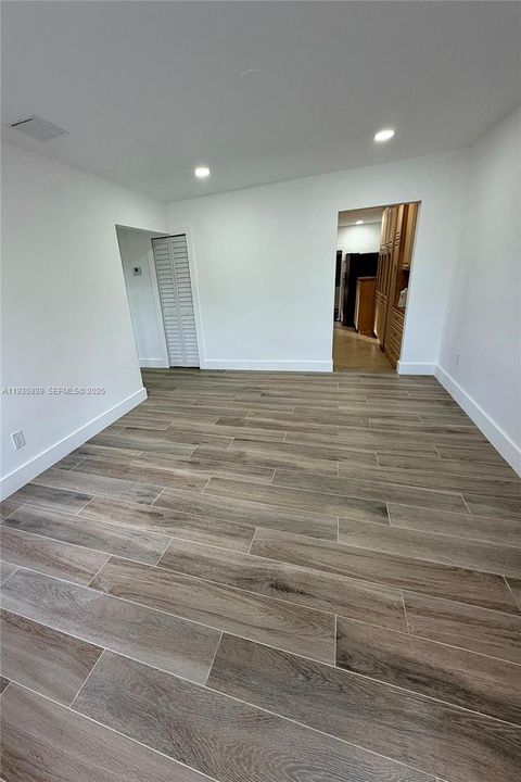 For Rent: $5,500 (4 beds, 2 baths, 2000 Square Feet)