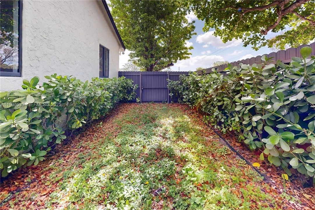 For Rent: $5,500 (4 beds, 2 baths, 2000 Square Feet)