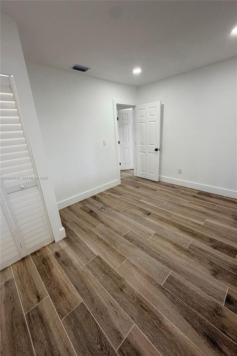 For Rent: $5,500 (4 beds, 2 baths, 2000 Square Feet)