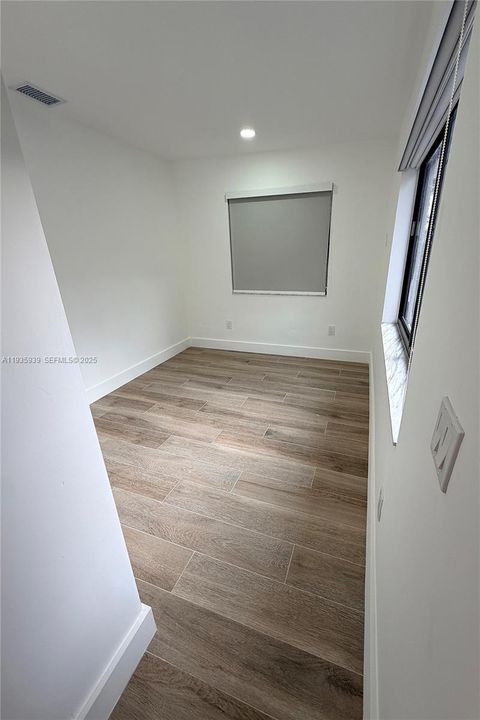 For Rent: $5,500 (4 beds, 2 baths, 2000 Square Feet)