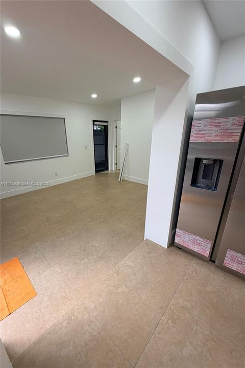 For Rent: $5,500 (4 beds, 2 baths, 2000 Square Feet)