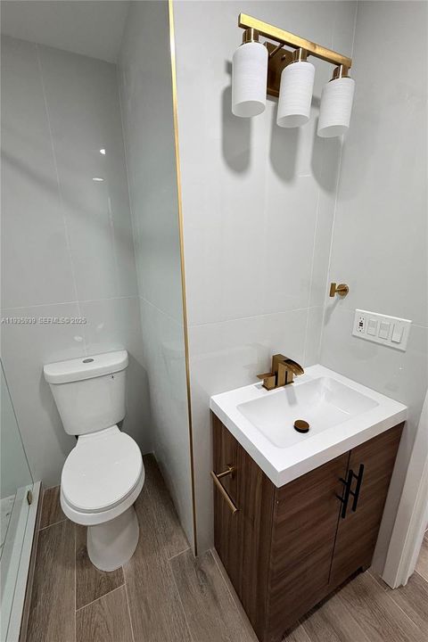 For Rent: $5,500 (4 beds, 2 baths, 2000 Square Feet)