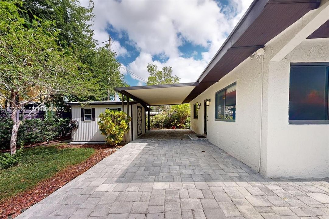 For Rent: $5,500 (4 beds, 2 baths, 2000 Square Feet)