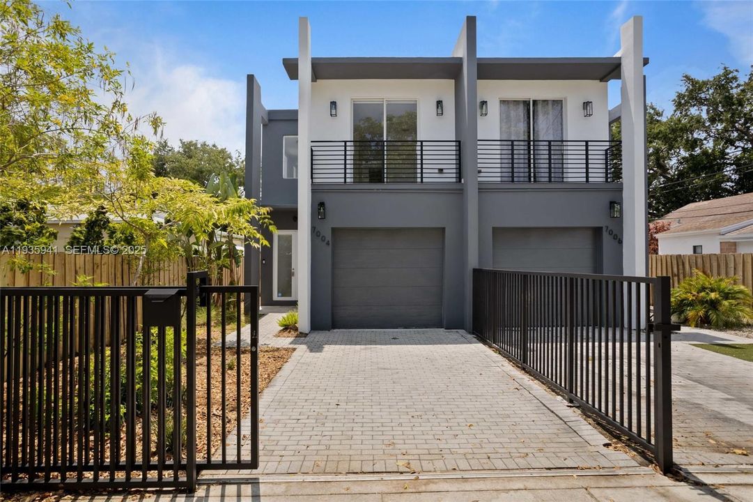 En Venta: $1,200,000 (3 camas, 2 baños, 3772 Pies cuadrados)