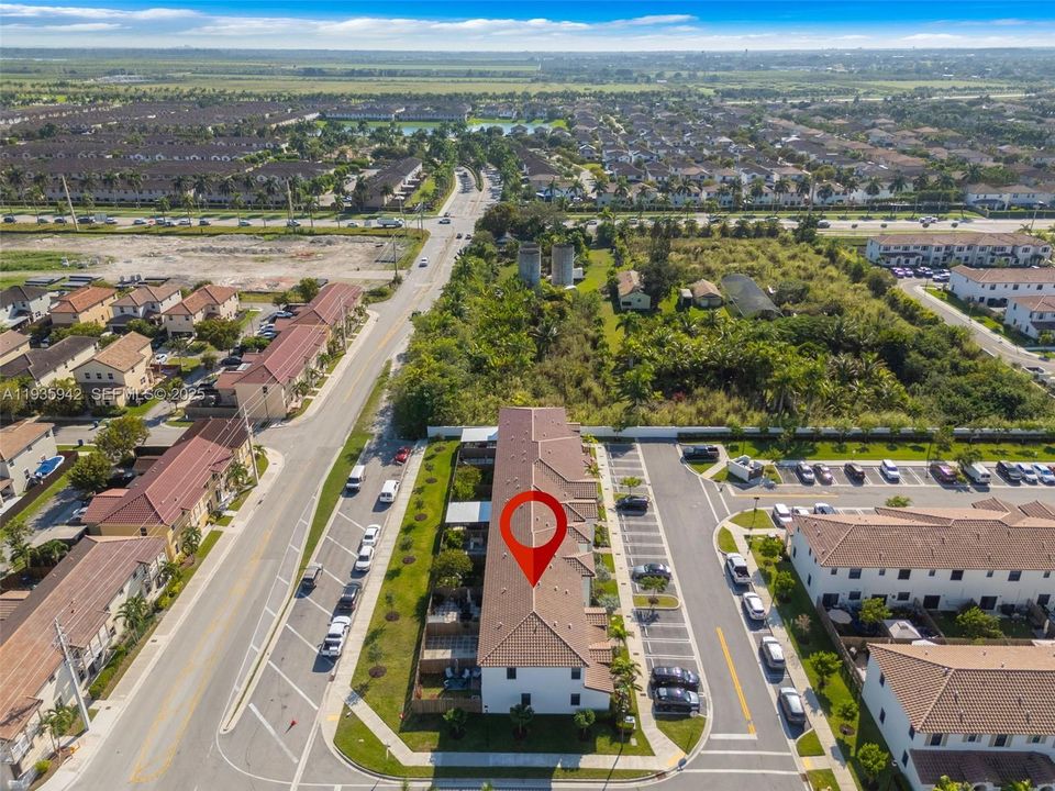 В аренду: $2,700 (3 спален, 3 ванн, 1328 Квадратных фут)