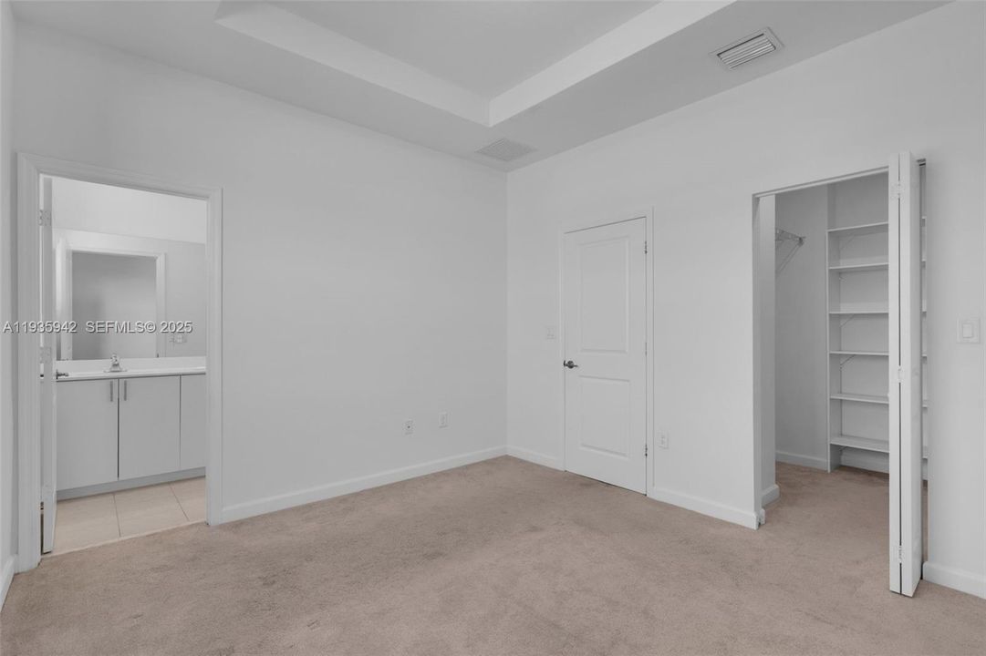 В аренду: $2,700 (3 спален, 3 ванн, 1328 Квадратных фут)