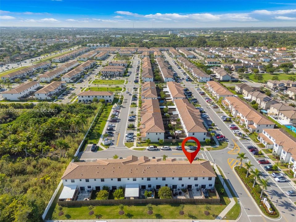 В аренду: $2,700 (3 спален, 3 ванн, 1328 Квадратных фут)