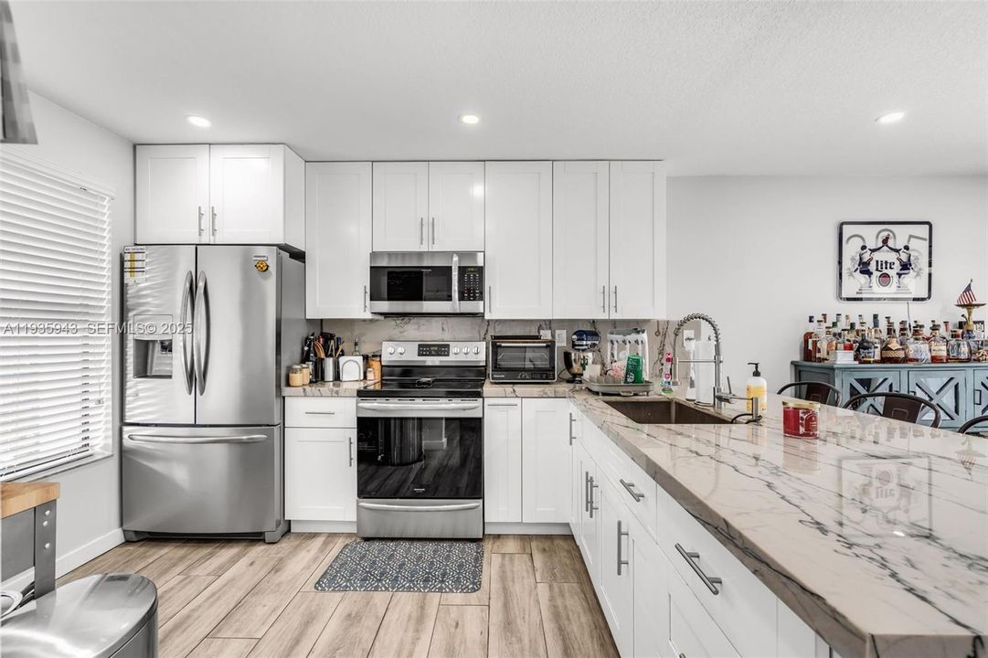 For Rent: $2,800 (2 beds, 2 baths, 1089 Square Feet)