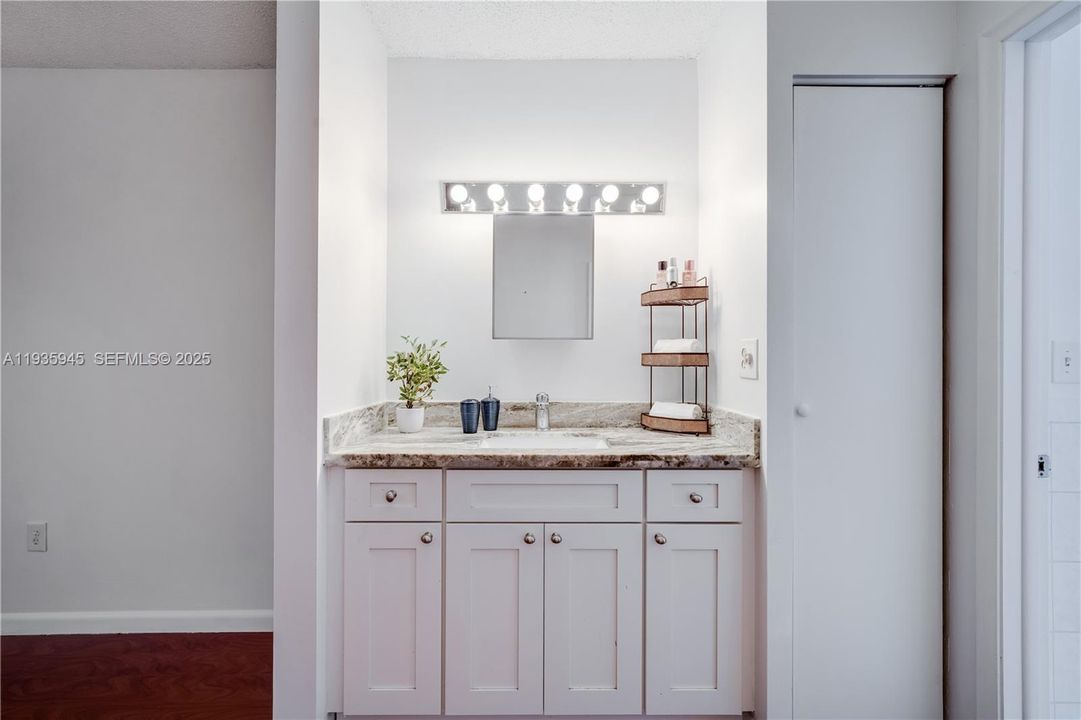 待售: $475,000 (3 贝兹, 2 浴室, 1465 平方英尺)