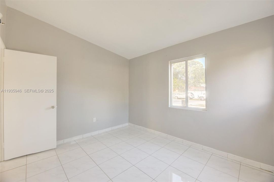 В аренду: $3,000 (4 спален, 2 ванн, 1200 Квадратных фут)