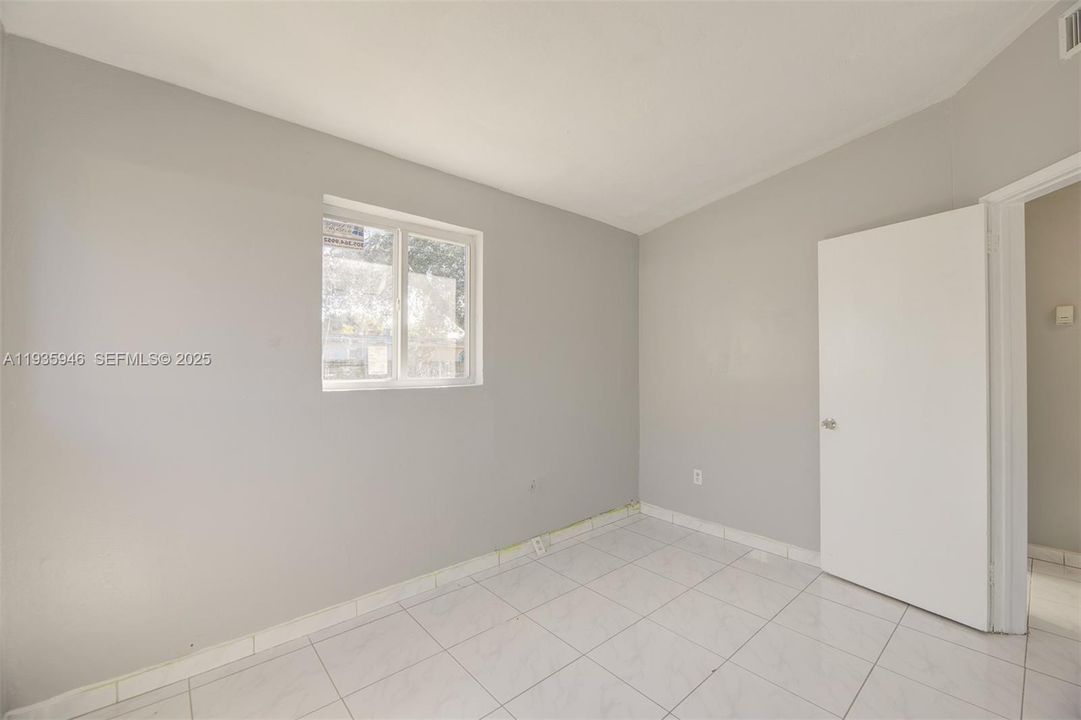 В аренду: $3,000 (4 спален, 2 ванн, 1200 Квадратных фут)